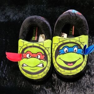 Kids Ninja Turtle Slippers Size 7/8